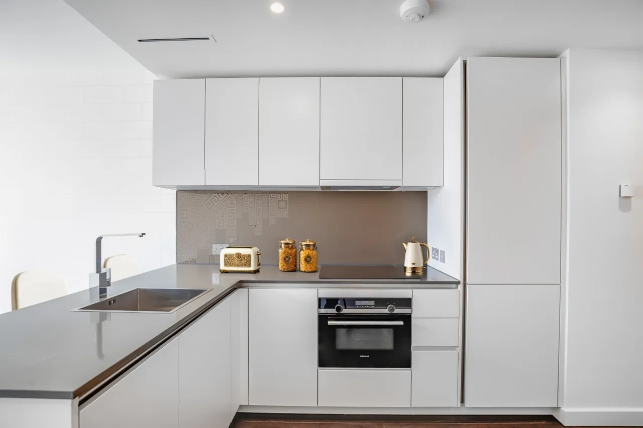Bondway, Nine Elms, SW8, photo 2