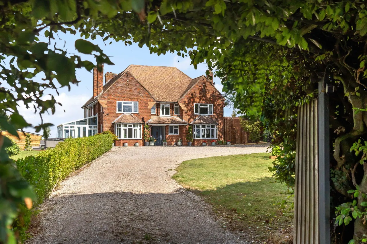 5 bed house for sale, Lower Farm House, Throcking