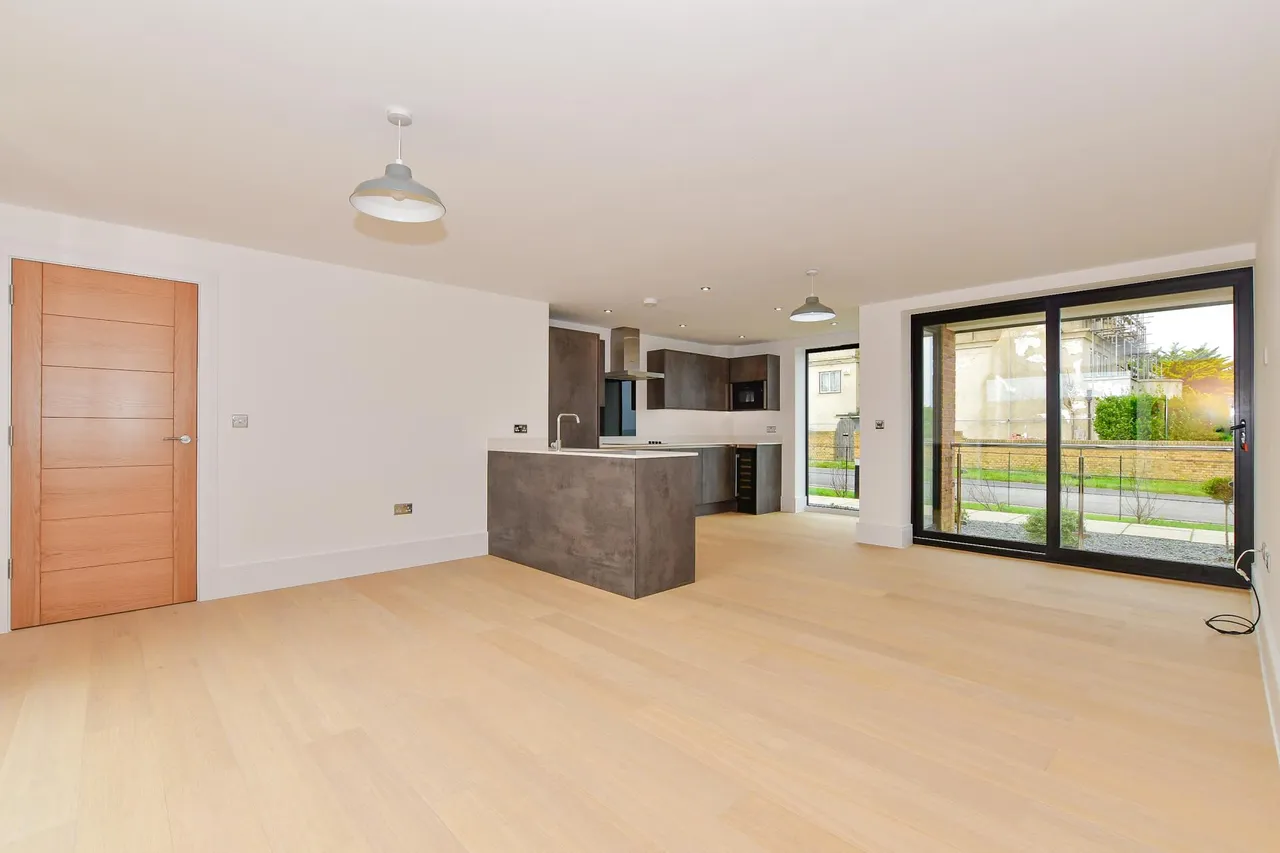 Fitzroy Avenue, Broadstairs, CT10, photo 3