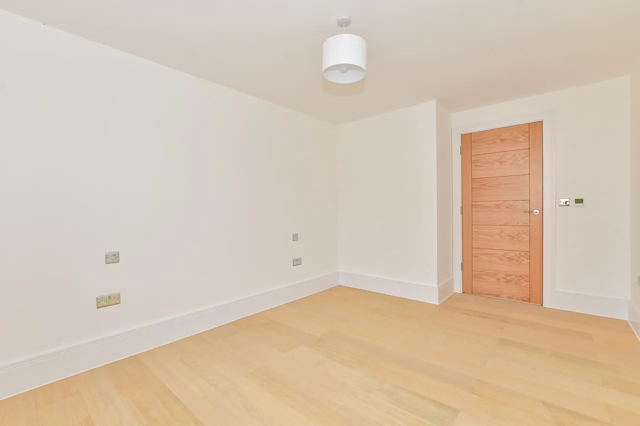 Fitzroy Avenue, Broadstairs, CT10, photo 9