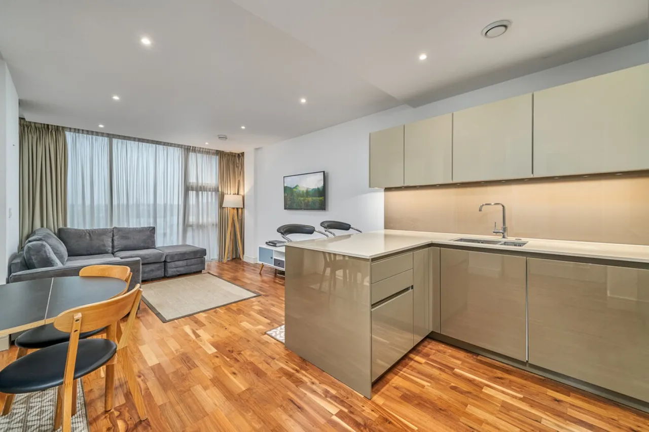 1 bed flat for sale, Trafalgar House, Battersea Reach, SW18