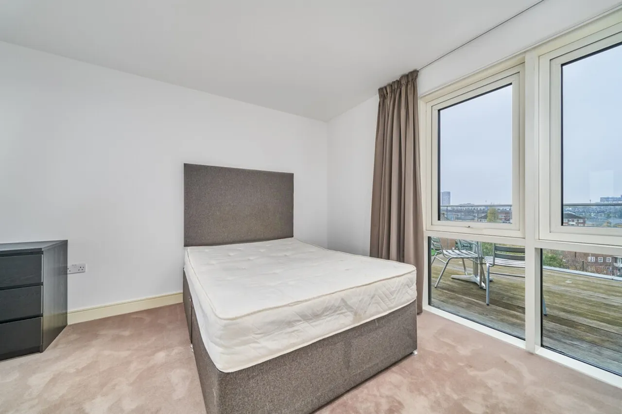Trafalgar House, Battersea Reach, SW18, photo 9