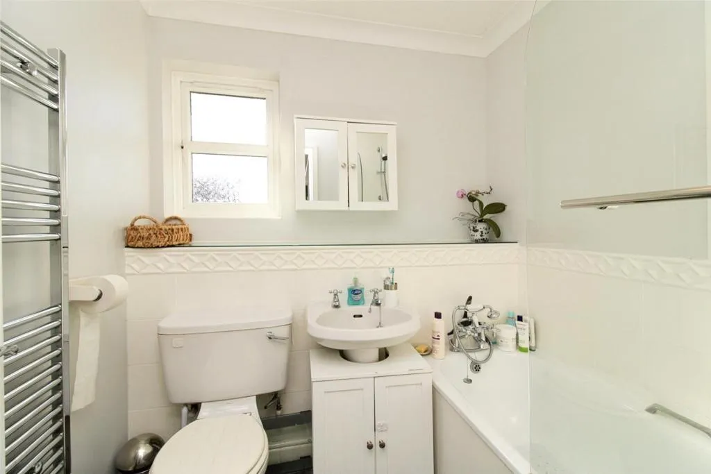 Burwash Weald, TN19, photo 8