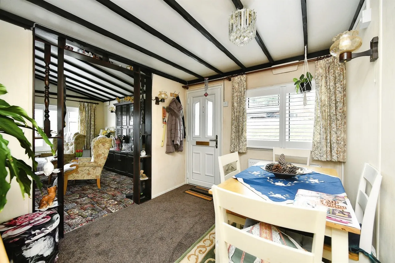 Court Farm Road, Newhaven, photo 11