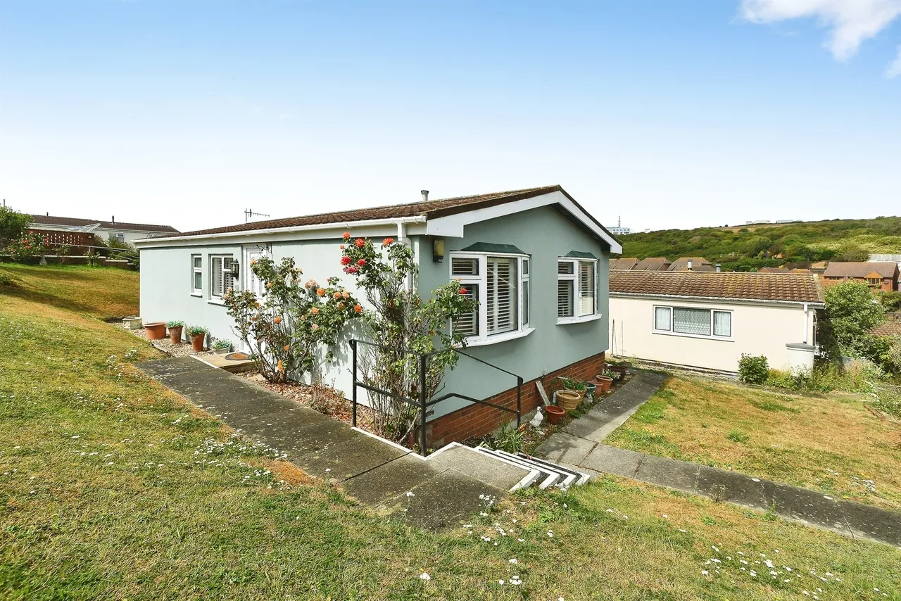 2 bed park home for sale — Court Farm Road, Newhaven