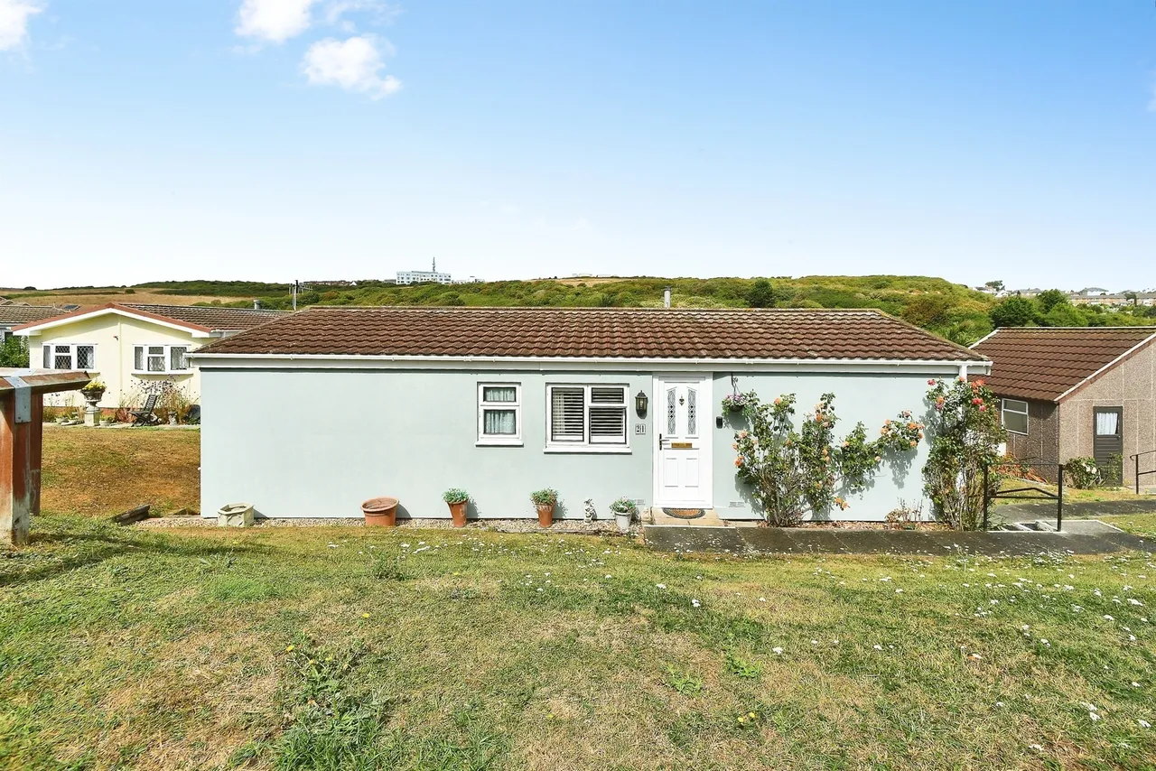 Court Farm Road, Newhaven, photo 8
