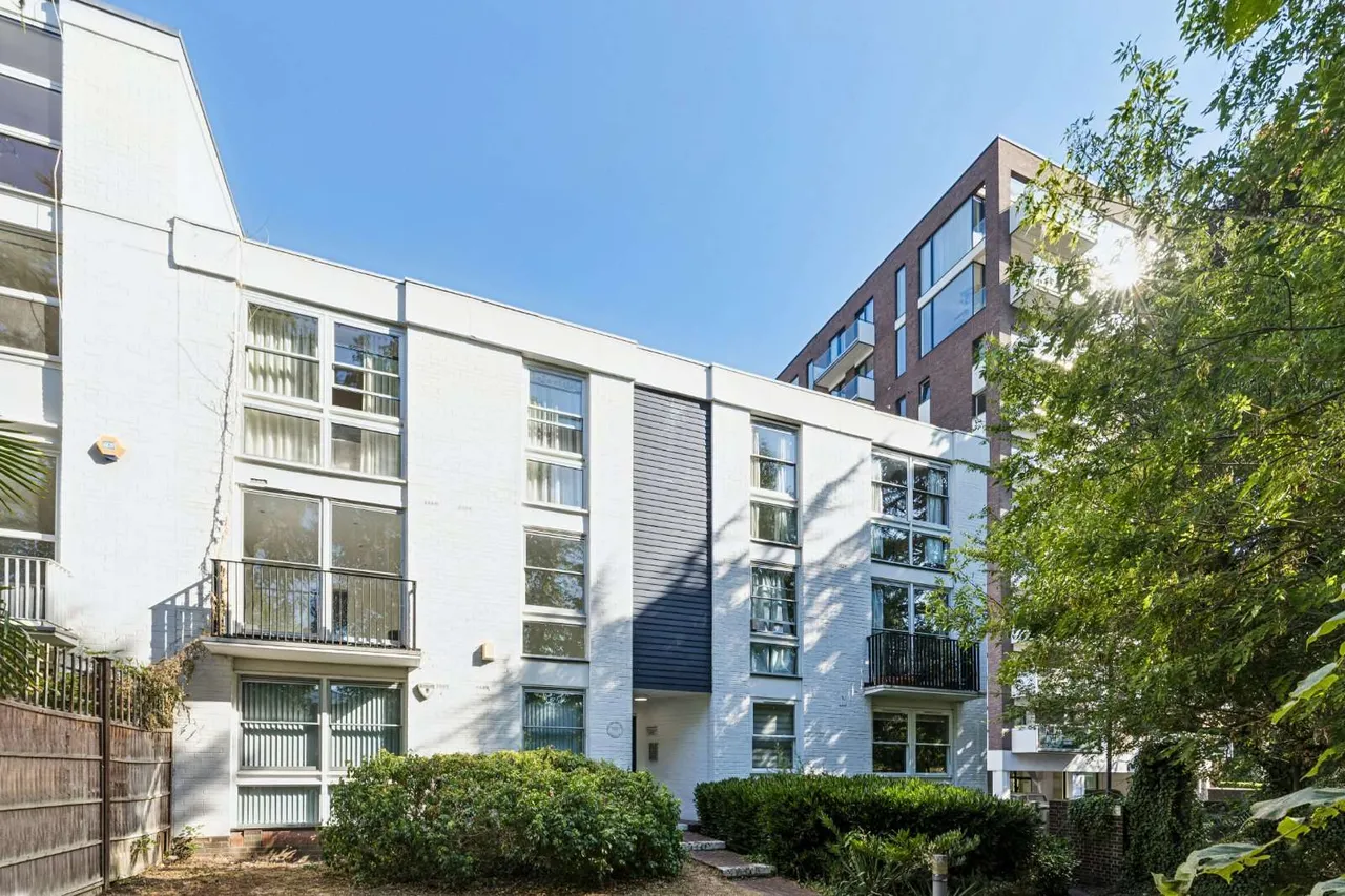 1 bed flat for sale — Adelaide Road, Belsize Park, London, NW3 3PY