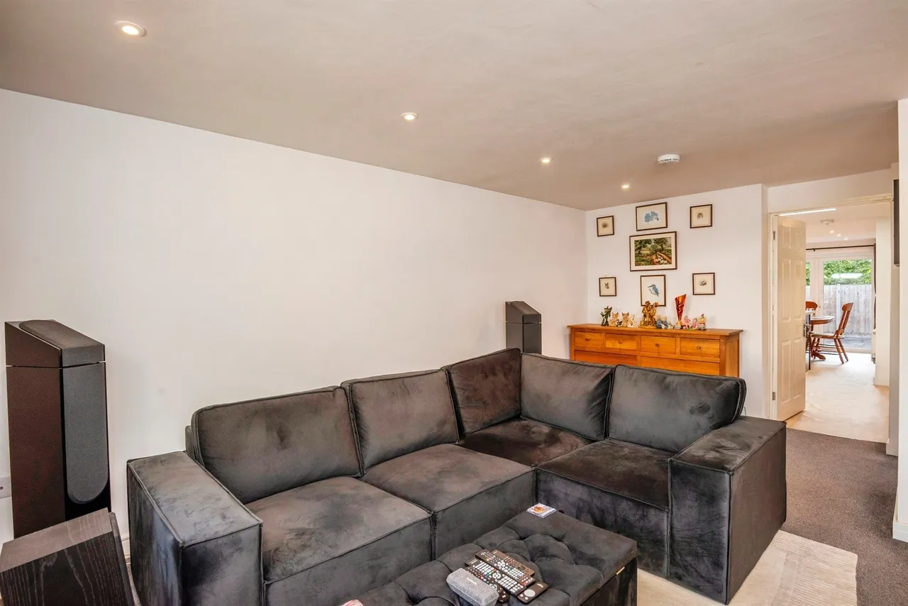 Dolphin Close, Worcester, photo 4