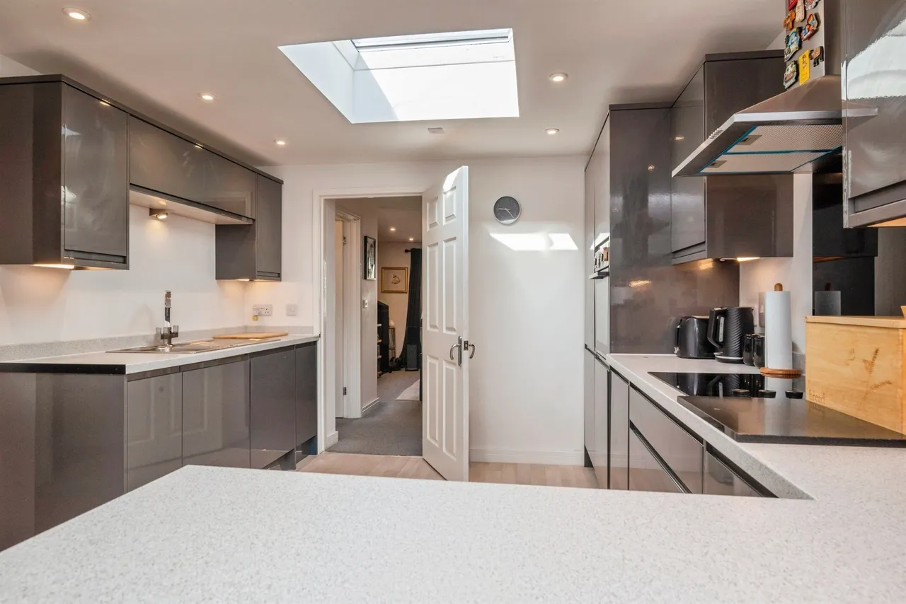 Dolphin Close, Worcester, photo 11