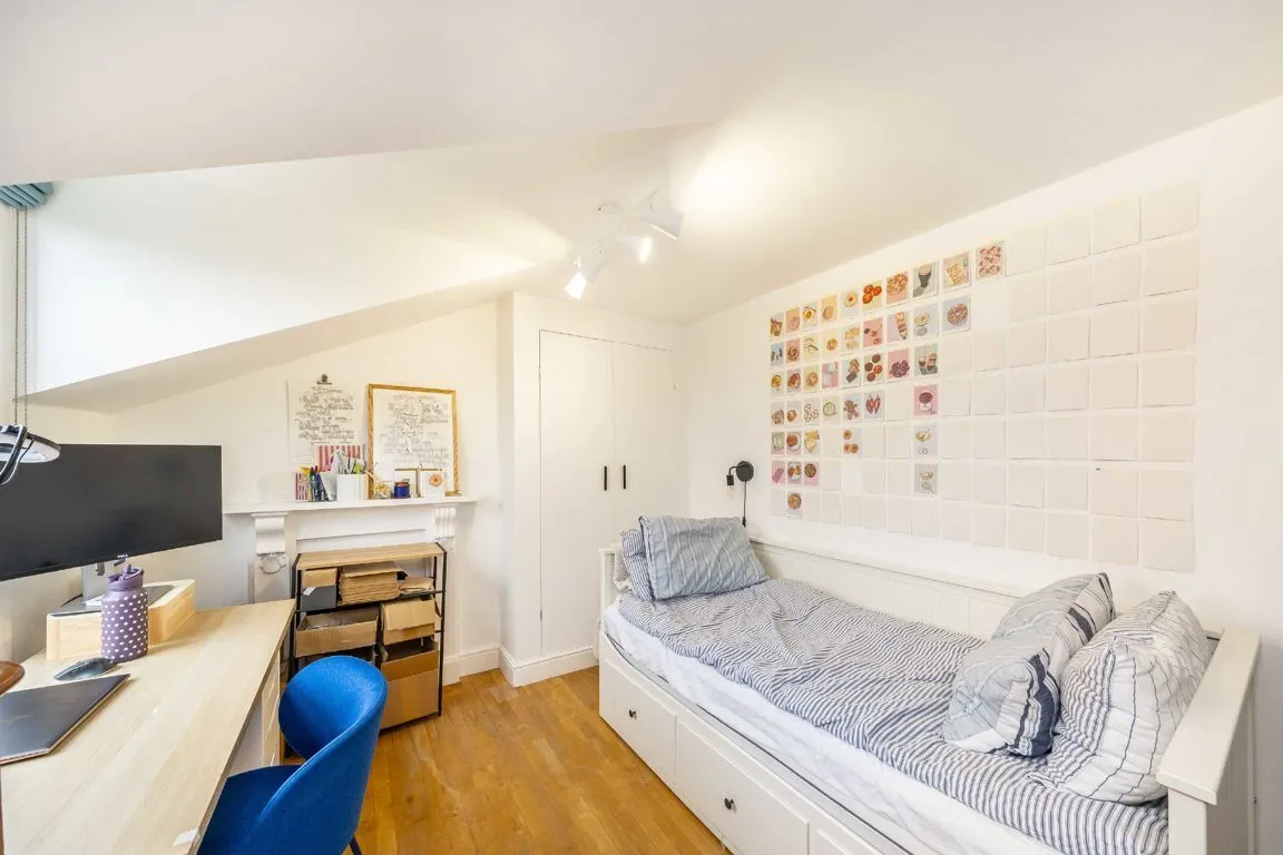 Dafforne Road, SW17, photo 6