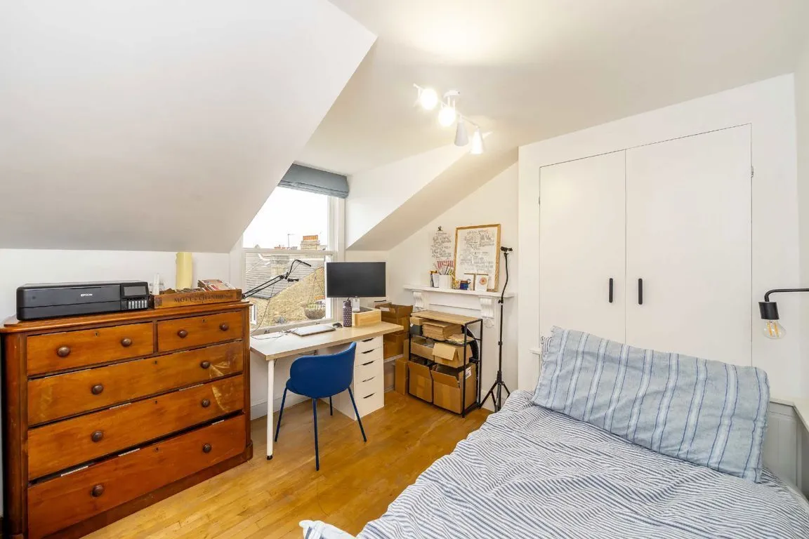 Dafforne Road, SW17, photo 5