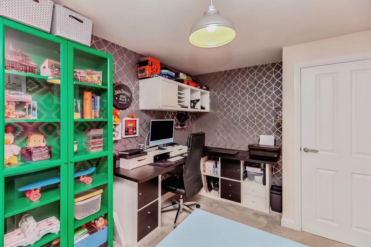 Siskin Road, Kettering, NN14, photo 9