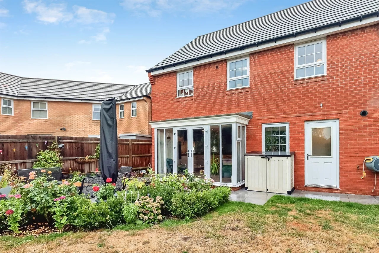 Siskin Road, Kettering, NN14, photo 17