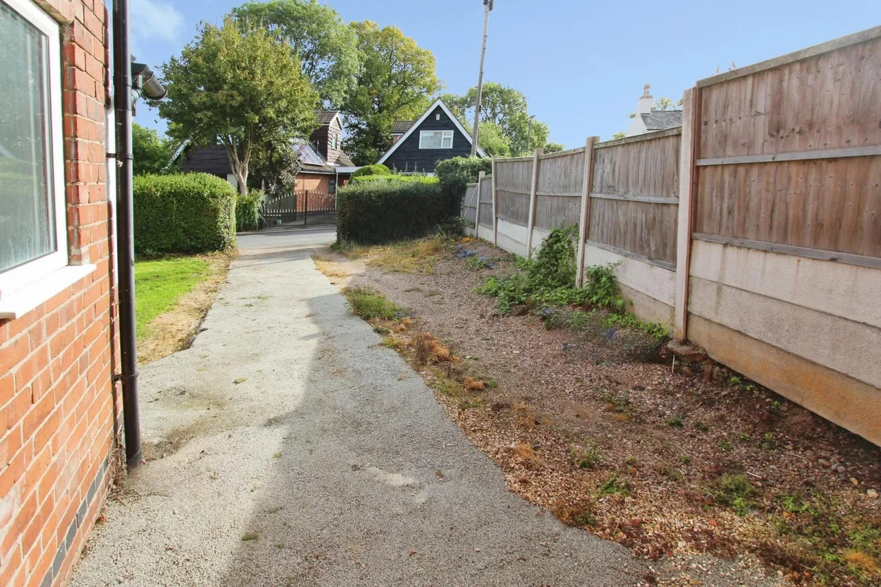 Lock Lane, Sandiacre, NG10, photo 19