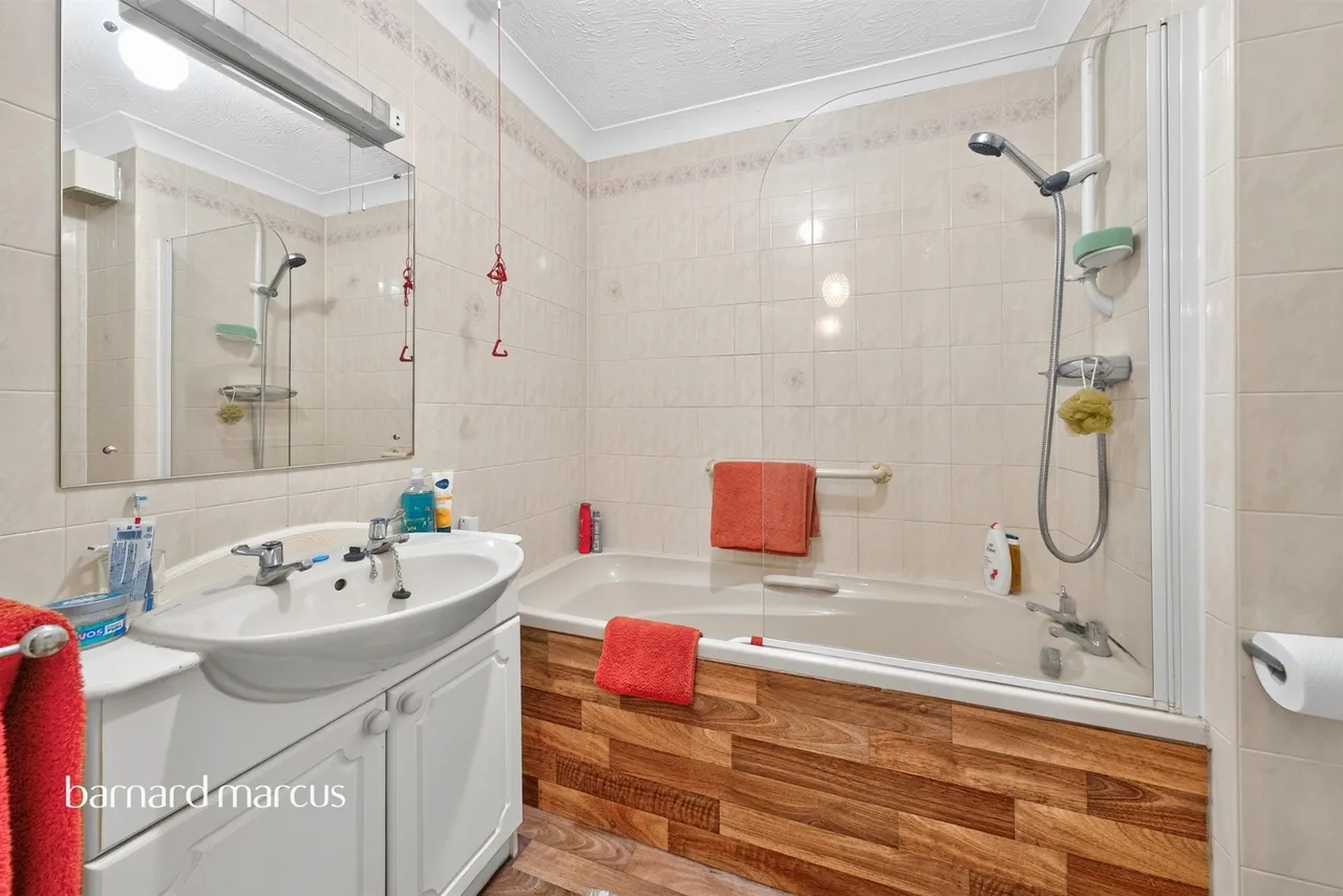 High Street, Feltham, TW13, photo 6