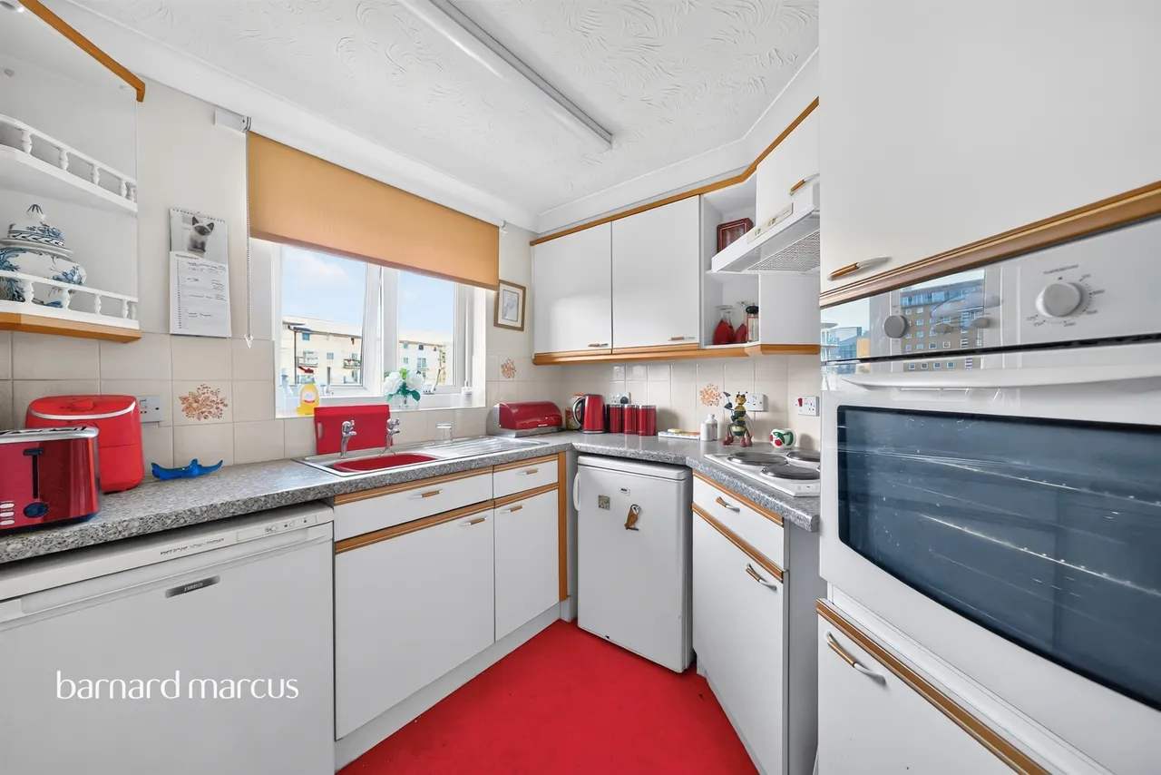 High Street, Feltham, TW13, photo 4
