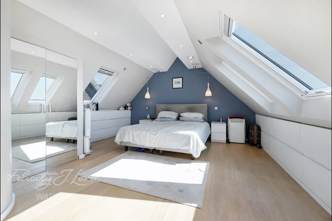 Trafalgar Court, Wapping Wall, E1W, photo 11