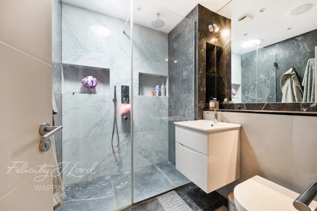 Trafalgar Court, Wapping Wall, E1W, photo 16