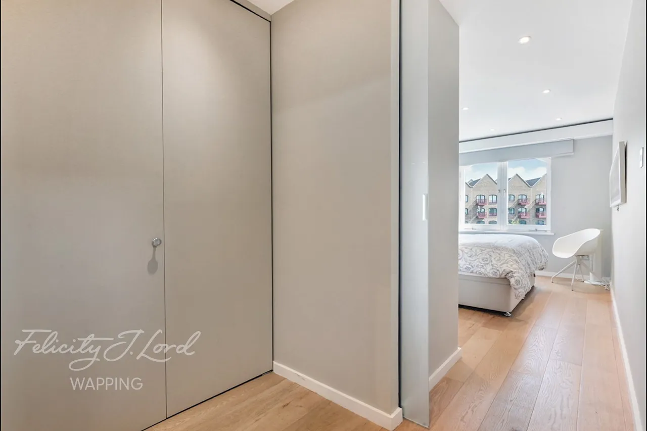 Trafalgar Court, Wapping Wall, E1W, photo 14