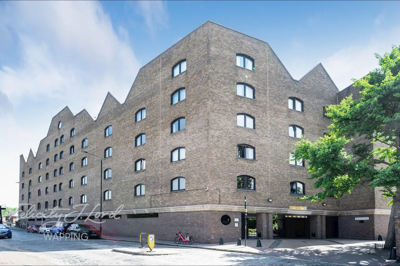 Trafalgar Court, Wapping Wall, E1W, photo 30
