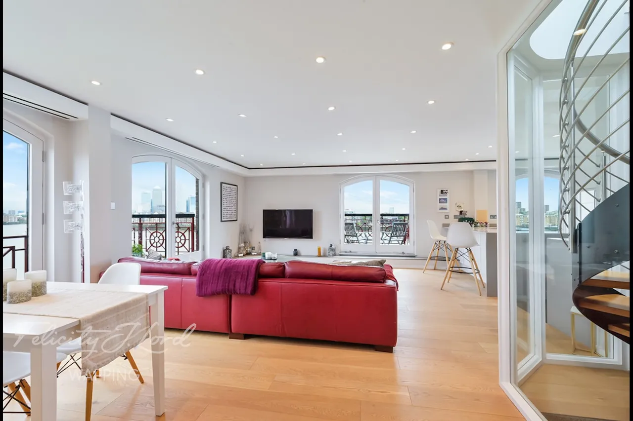 Trafalgar Court, Wapping Wall, E1W, photo 9