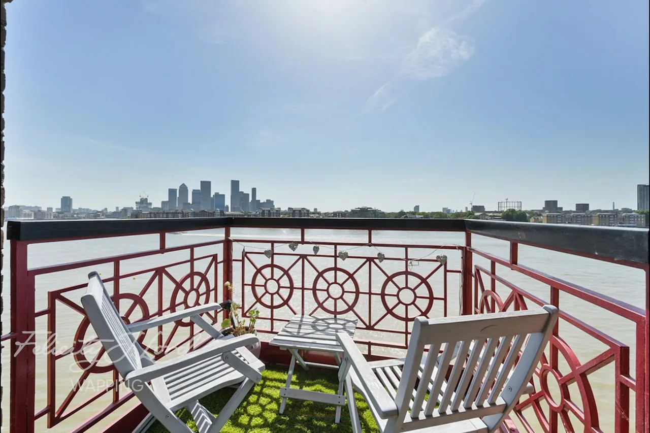 Trafalgar Court, Wapping Wall, E1W, photo 4