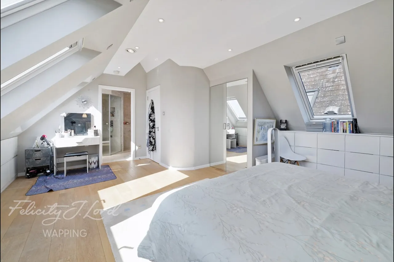 Trafalgar Court, Wapping Wall, E1W, photo 12