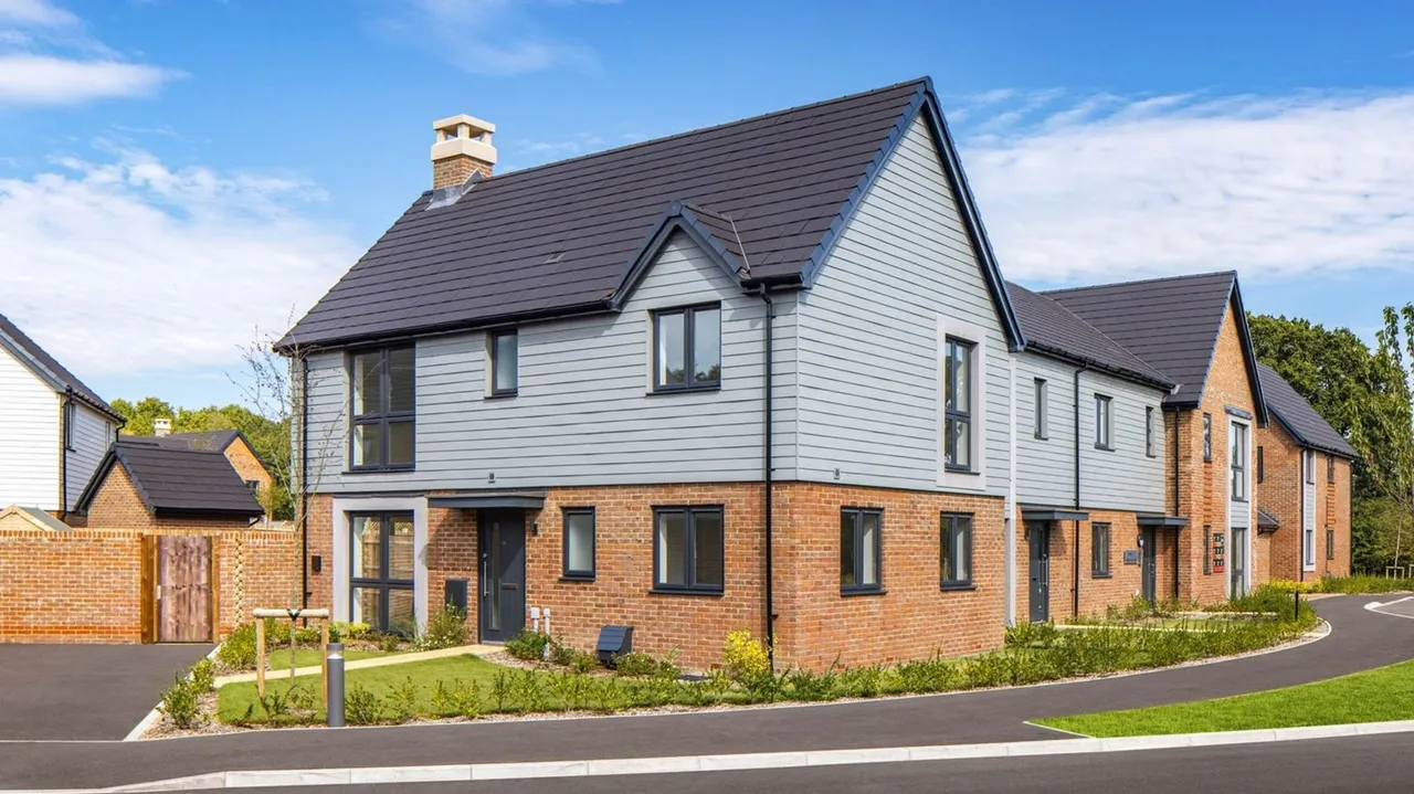 3 bed property for sale, The Poppy, Rosebrook, PO18