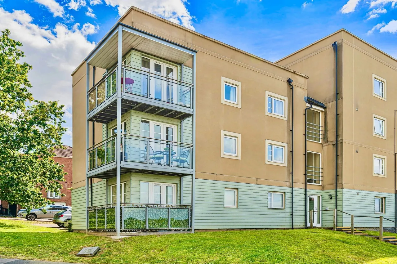 Ledbury Court, Cheltenham, GL52, photo 4