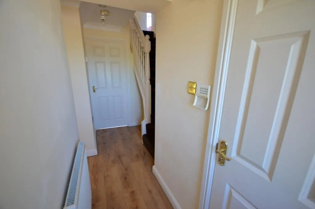 St Clements Way, New Waltham, DN36, photo 7