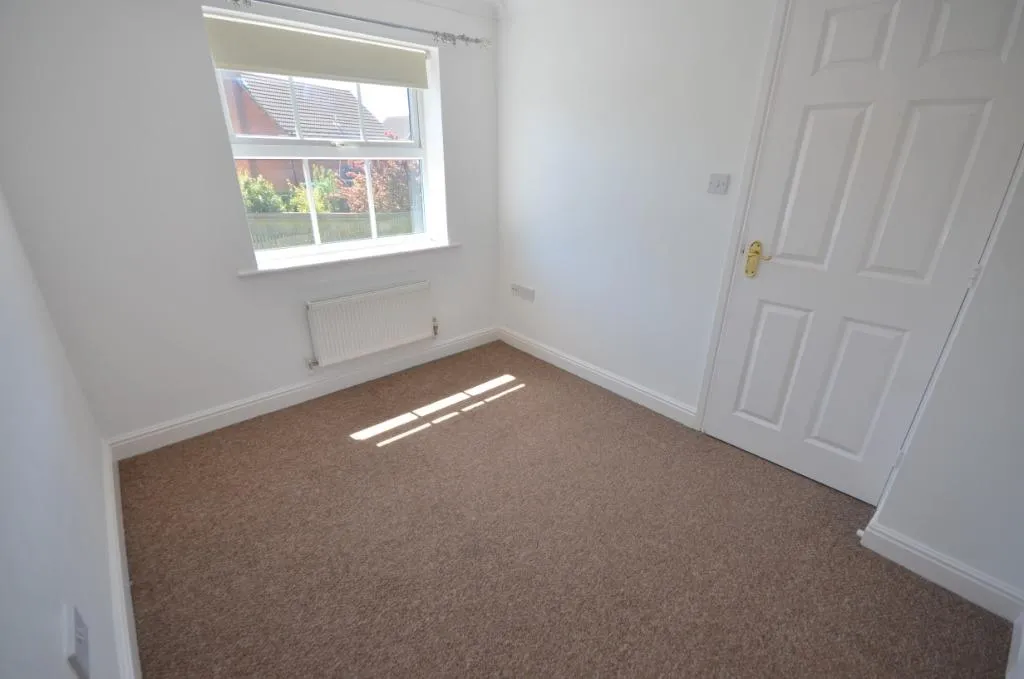St Clements Way, New Waltham, DN36, photo 15