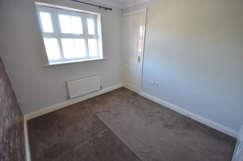 St Clements Way, New Waltham, DN36, photo 17