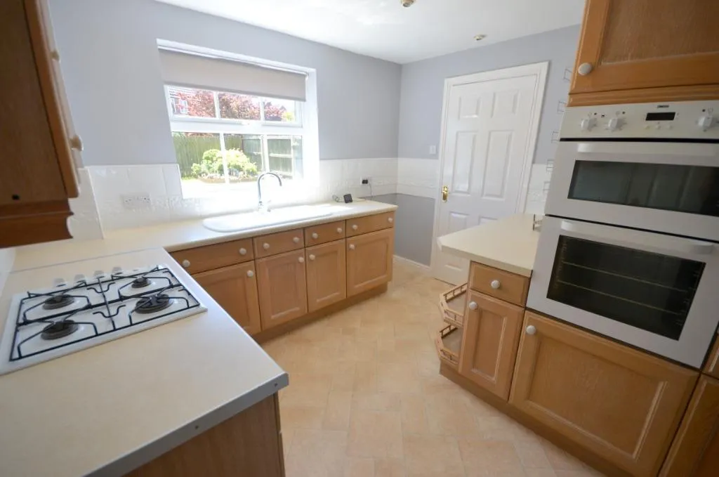 St Clements Way, New Waltham, DN36, photo 2