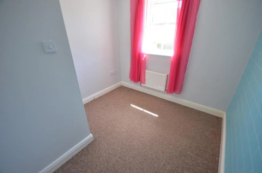 St Clements Way, New Waltham, DN36, photo 16