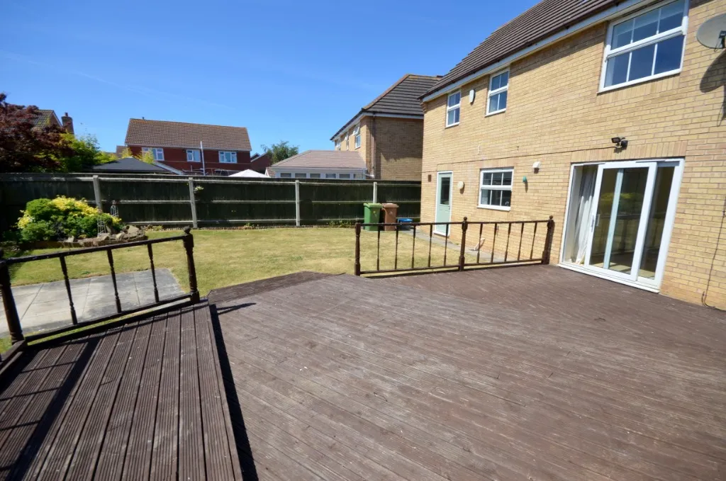 St Clements Way, New Waltham, DN36, photo 11