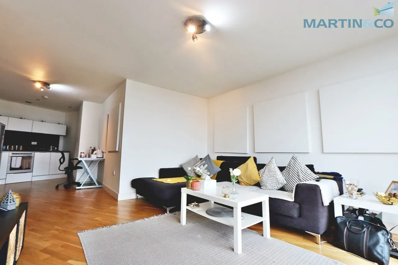1 bed flat for sale — Altolusso, City Centre