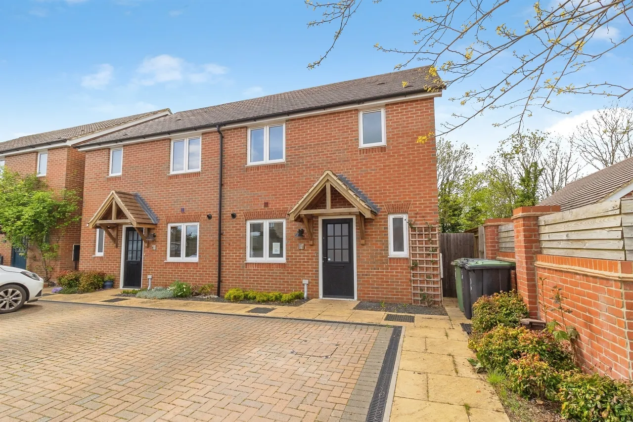 Leigh Woods Place, Silsoe, MK45, photo 2