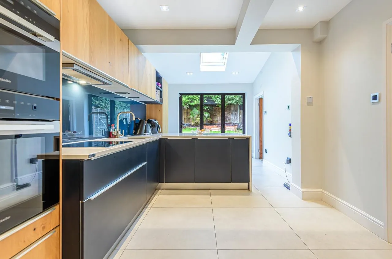 Sutton Lane, Banstead, Surrey, SM7 3QP, photo 8