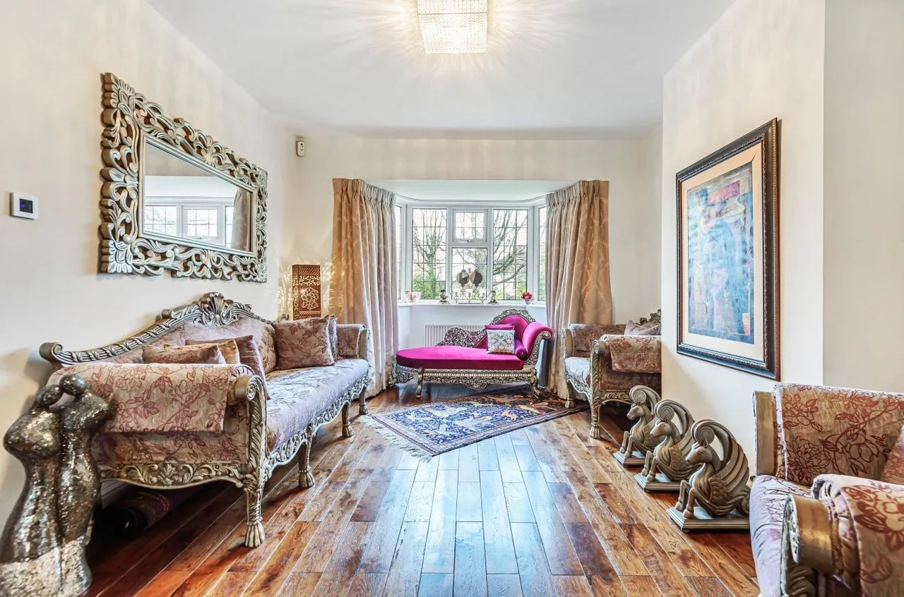 Sutton Lane, Banstead, Surrey, SM7 3QP, photo 2