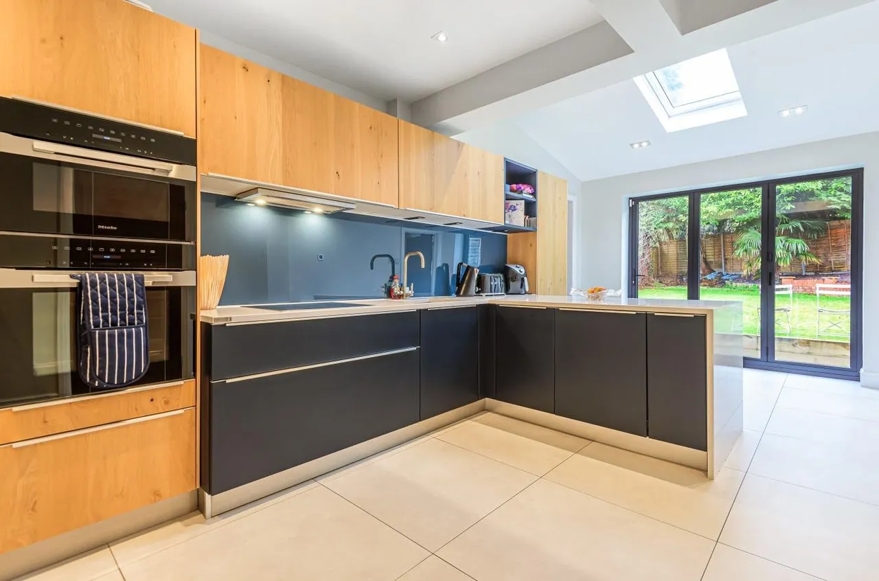 Sutton Lane, Banstead, Surrey, SM7 3QP, photo 7