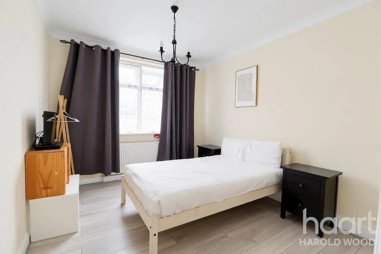 Arundel Road, Harold Wood, RM3, photo 7