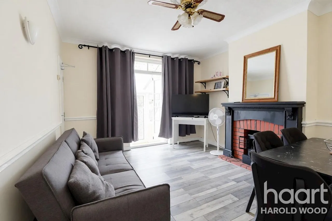 Arundel Road, Harold Wood, RM3, photo 2