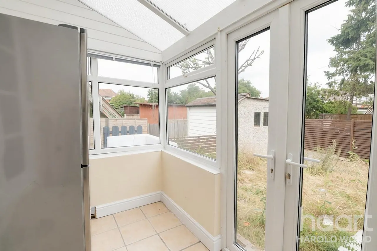 Arundel Road, Harold Wood, RM3, photo 5