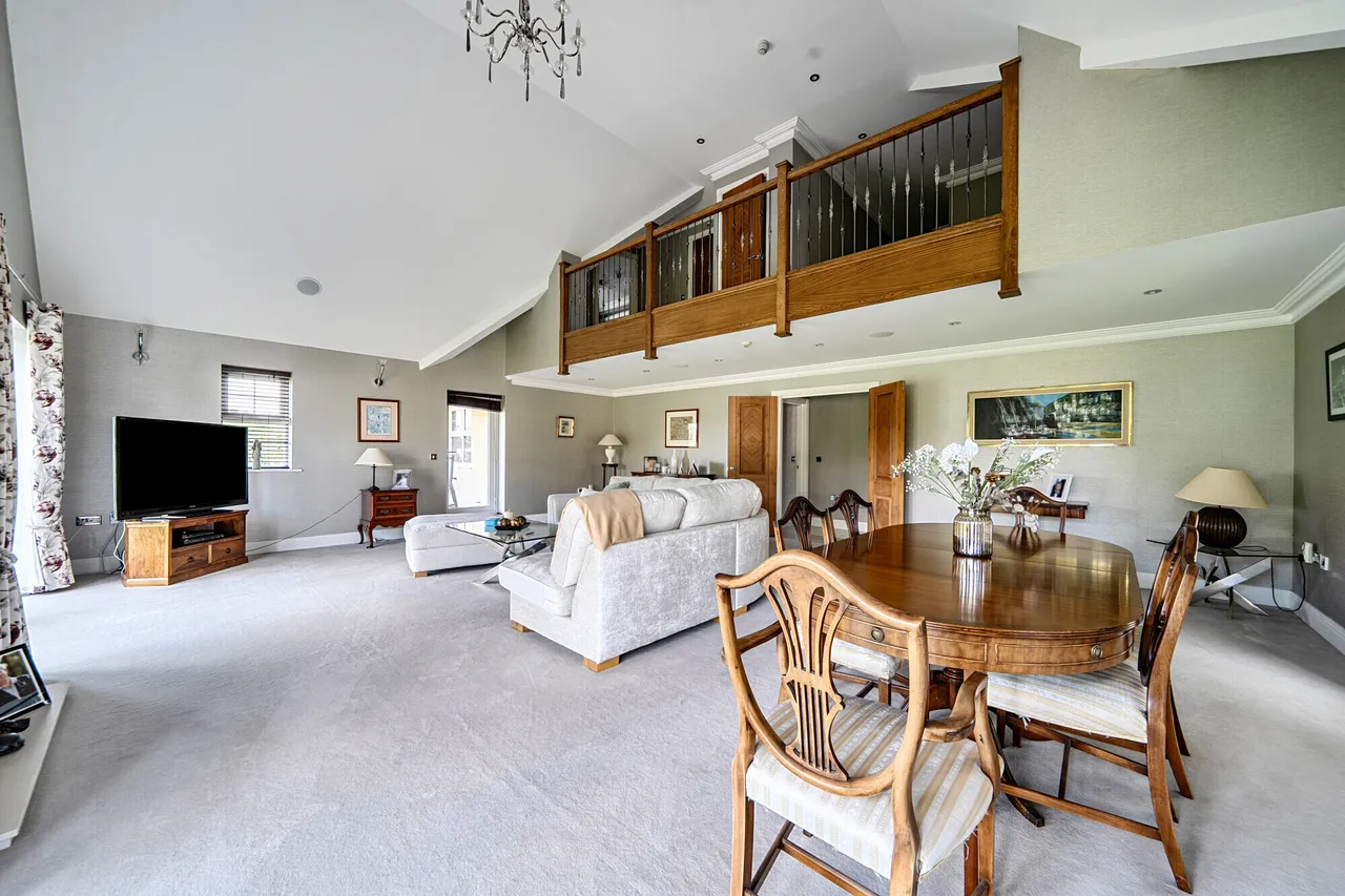 Wray Common Road, Reigate, RH2, photo 4