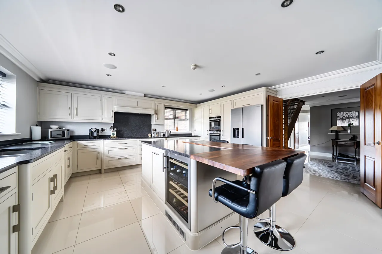Wray Common Road, Reigate, RH2, photo 3