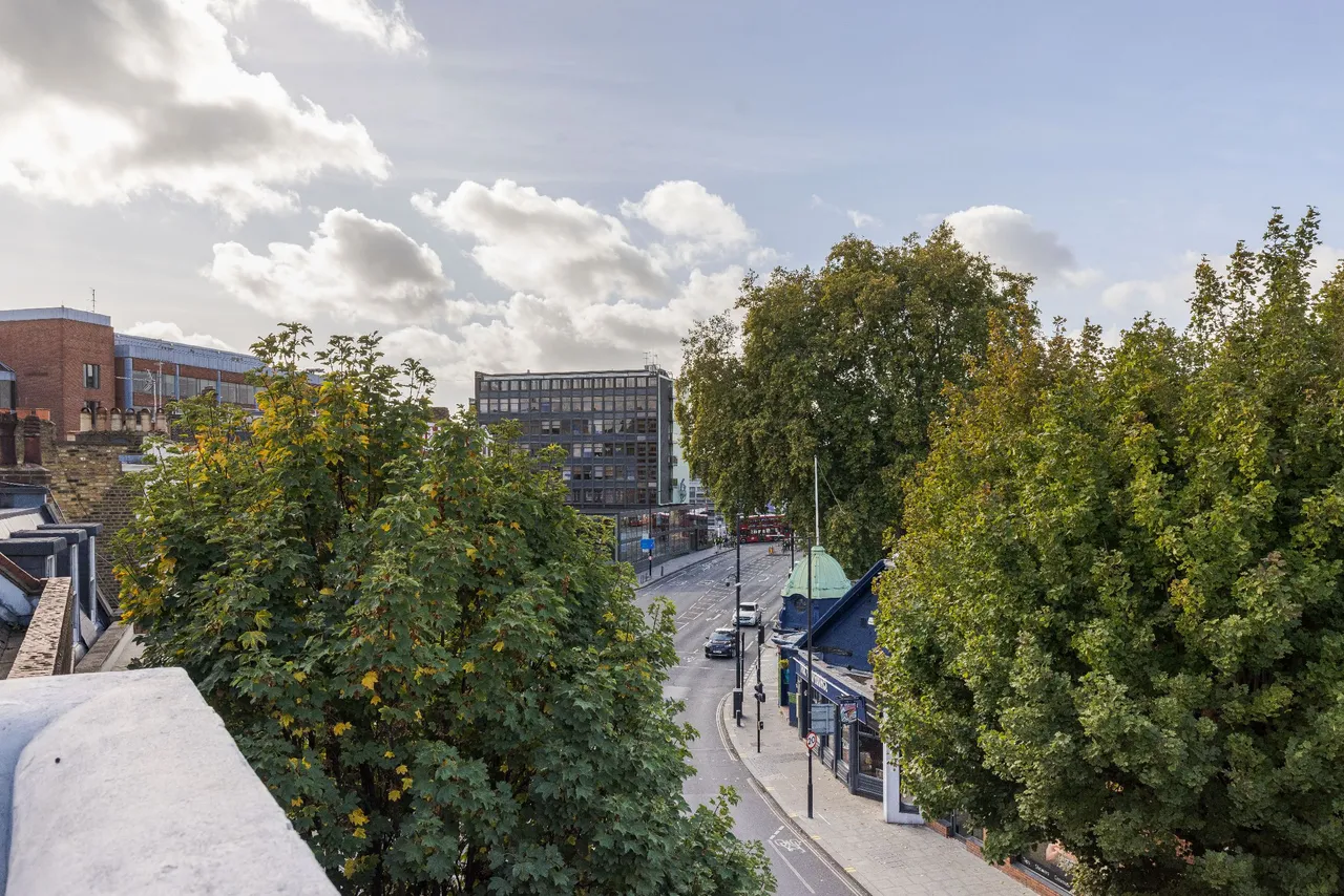 Fulham High Street, London, photo 12