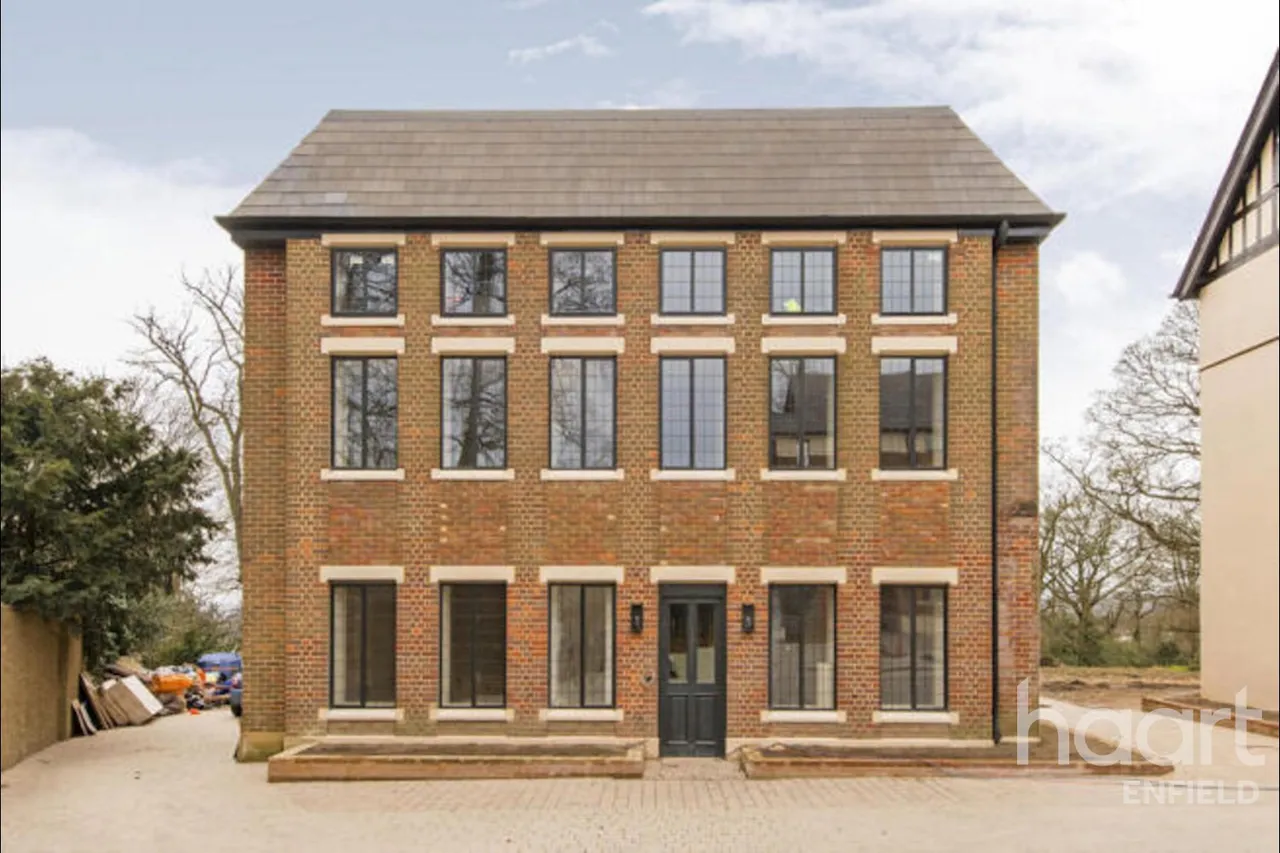 2 bed flat to rent, London, NW7