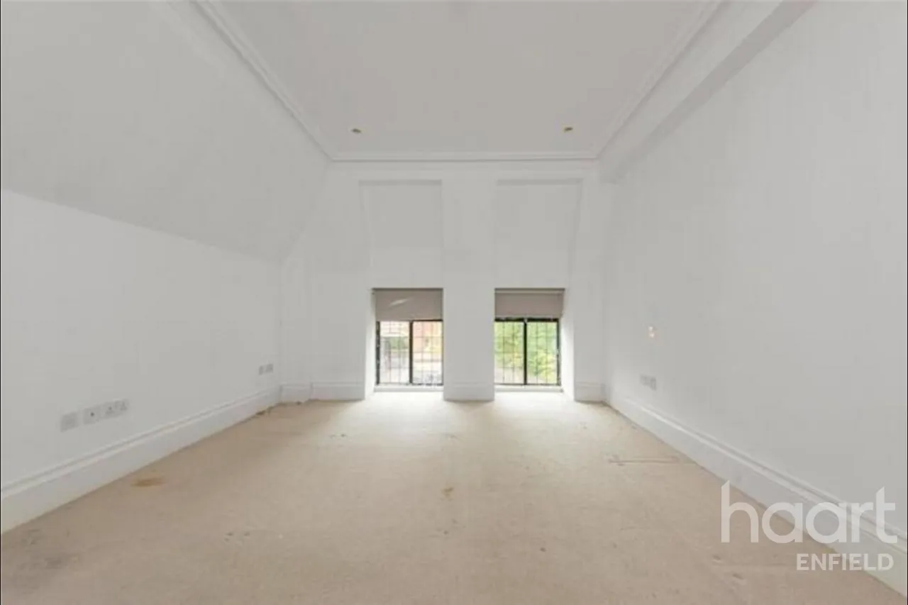 London, NW7, photo 5