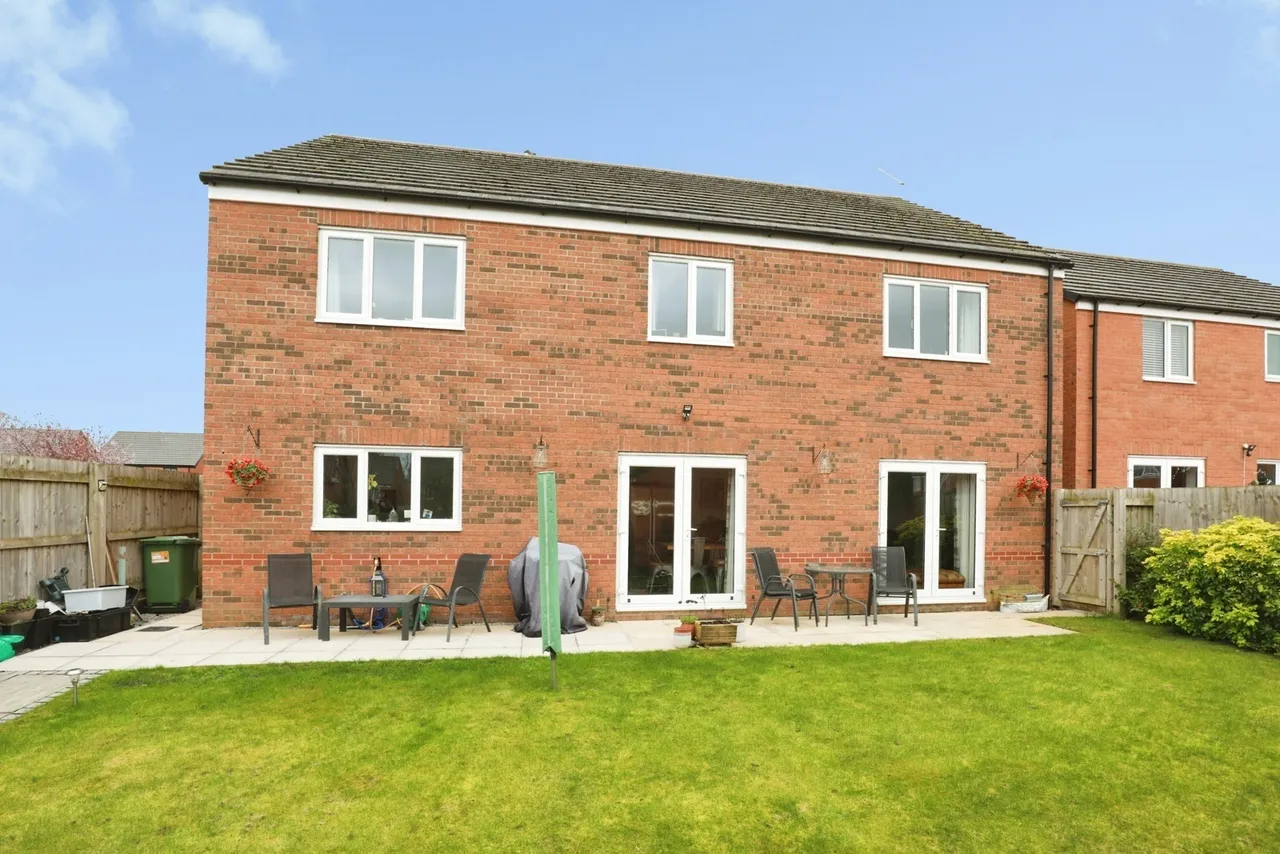 Burnet Close, Shavington, Crewe, Cheshire, CW2, photo 22