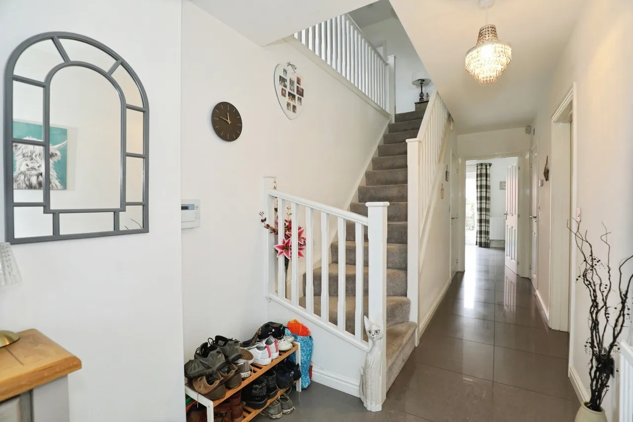 Burnet Close, Shavington, Crewe, Cheshire, CW2, photo 2
